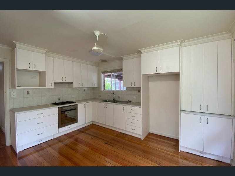 1A Gawler Court, Mont Albert image 3