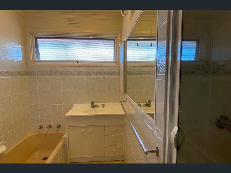 1A Gawler Court, Mont Albert image 6