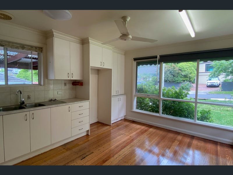 1A Gawler Court, Mont Albert image 7