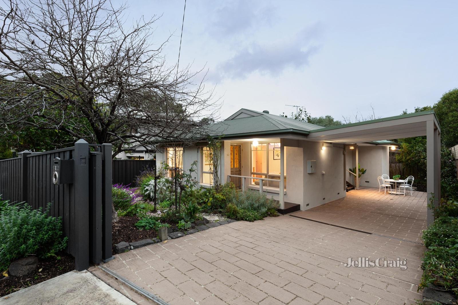 1A Glengarriff Crescent, Montmorency image 1