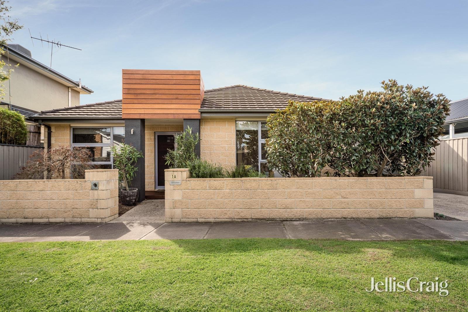 1A Holt Court, Mordialloc image 1