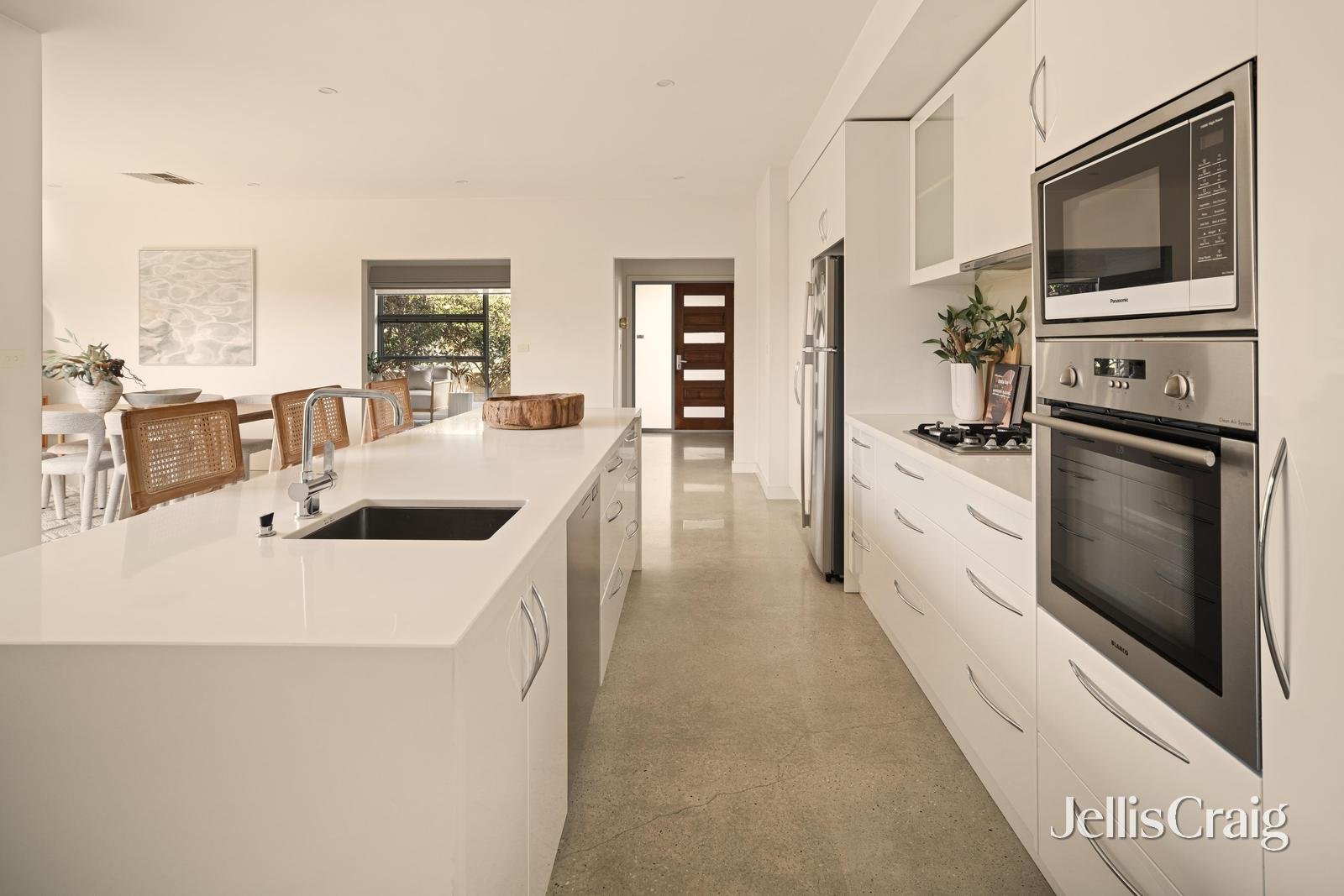 1A Holt Court, Mordialloc image 3