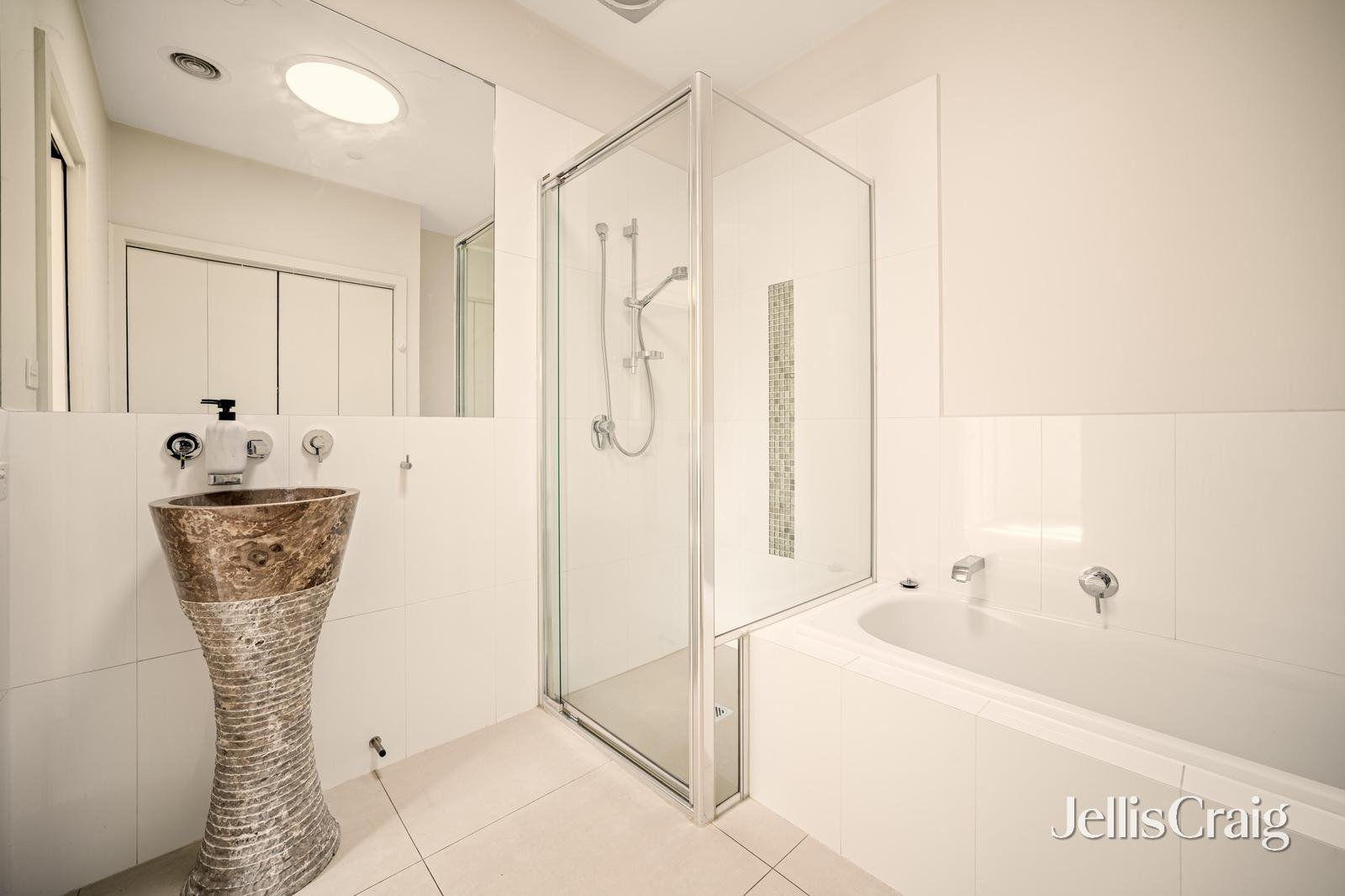 1A Holt Court, Mordialloc image 10