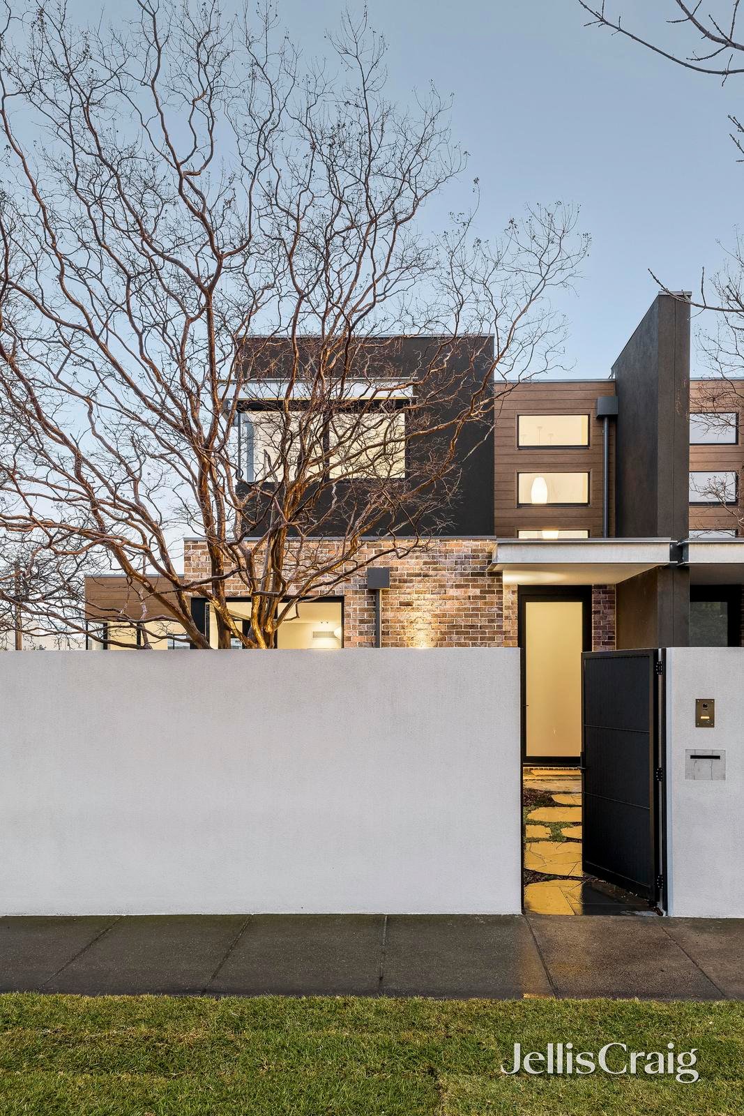 1a Irving Avenue, Murrumbeena image 2
