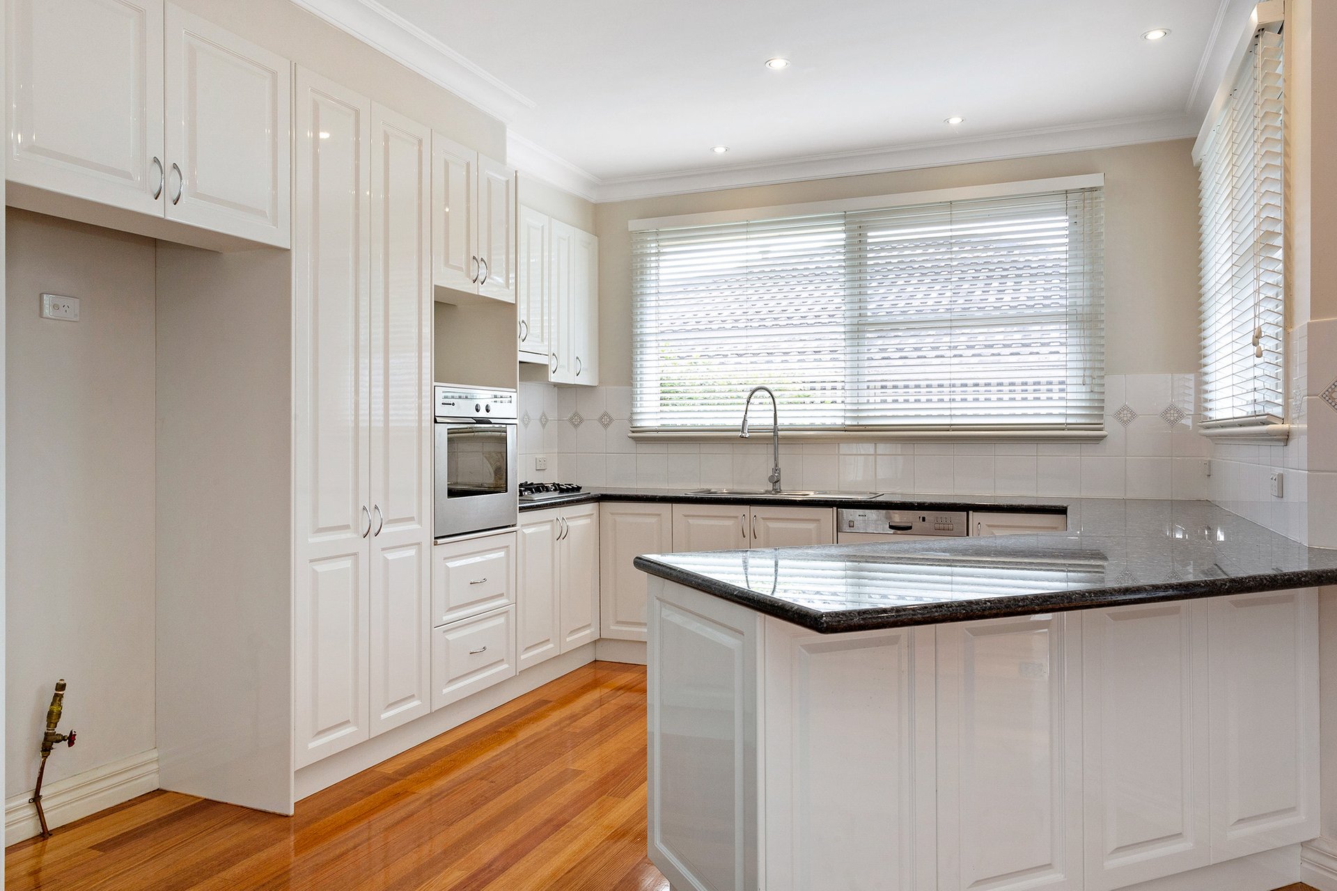 1A John Street, Balwyn image 2