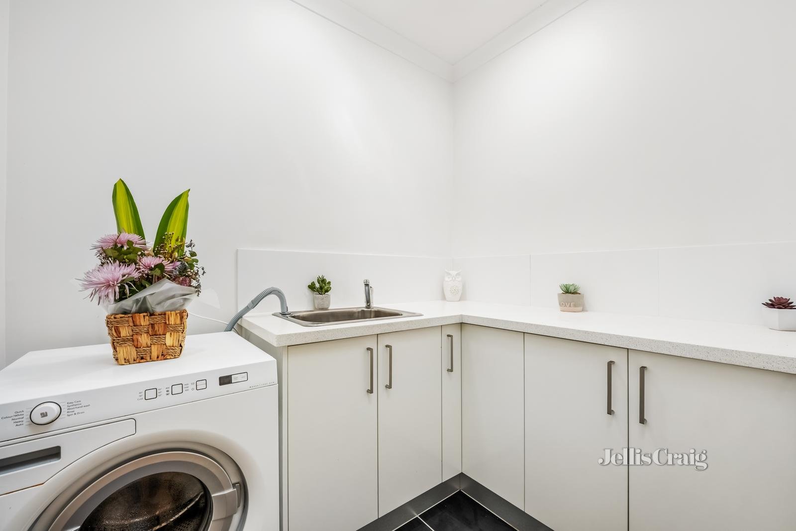 1A Karadoc Avenue, Pascoe Vale image 12