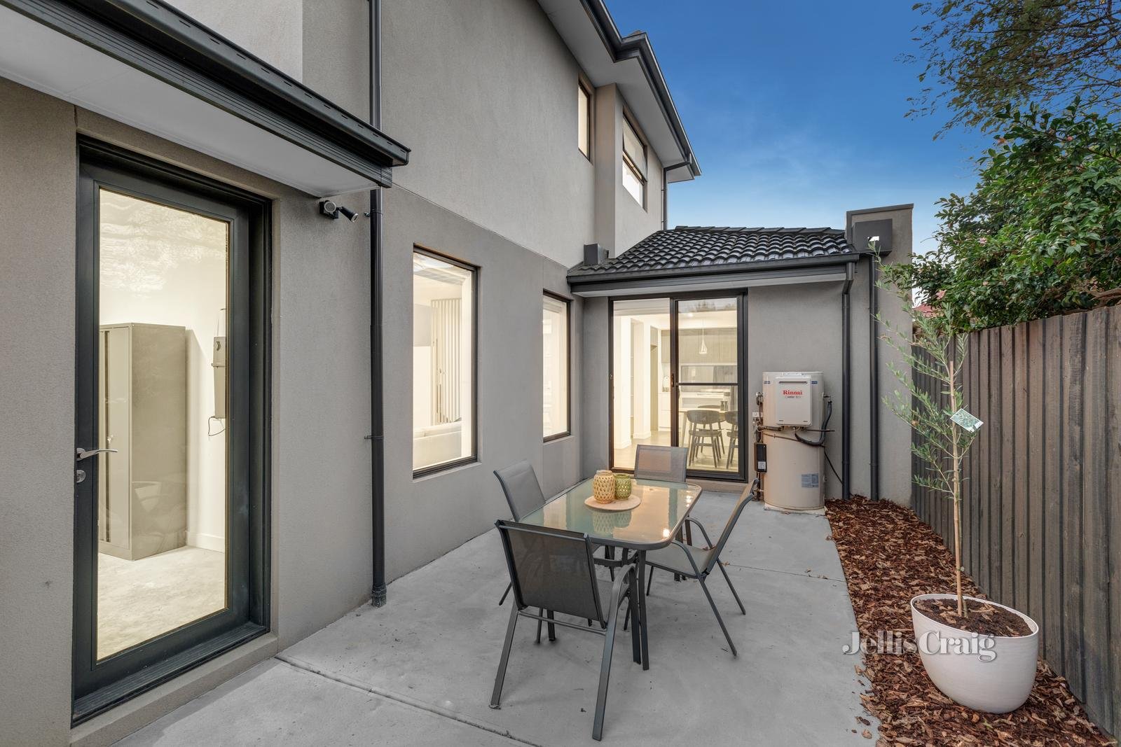 1A Loch Court, Bentleigh East image 15