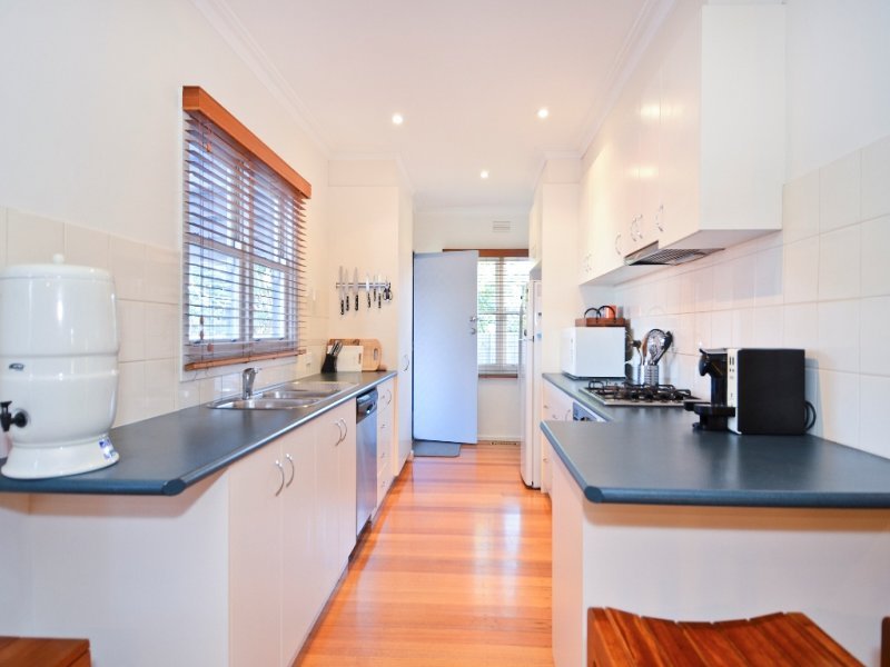 1A McCurdy Road, Herne Hill image 3