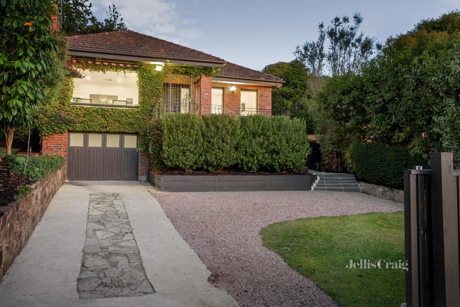 1A Montague Avenue, Glen Iris image 1