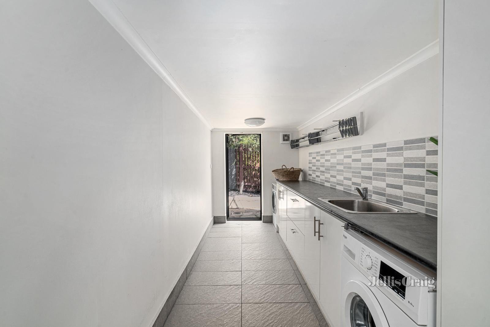 1A Montague Avenue, Glen Iris image 14