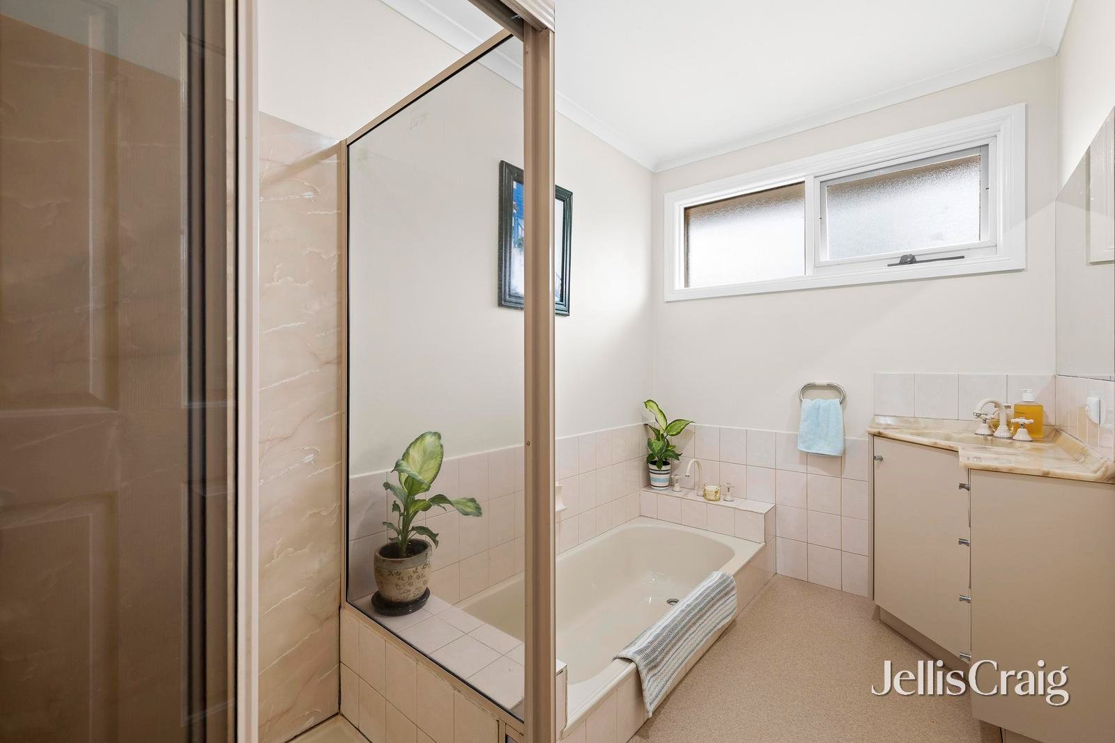 1A Orchard Grove, Heathmont image 8