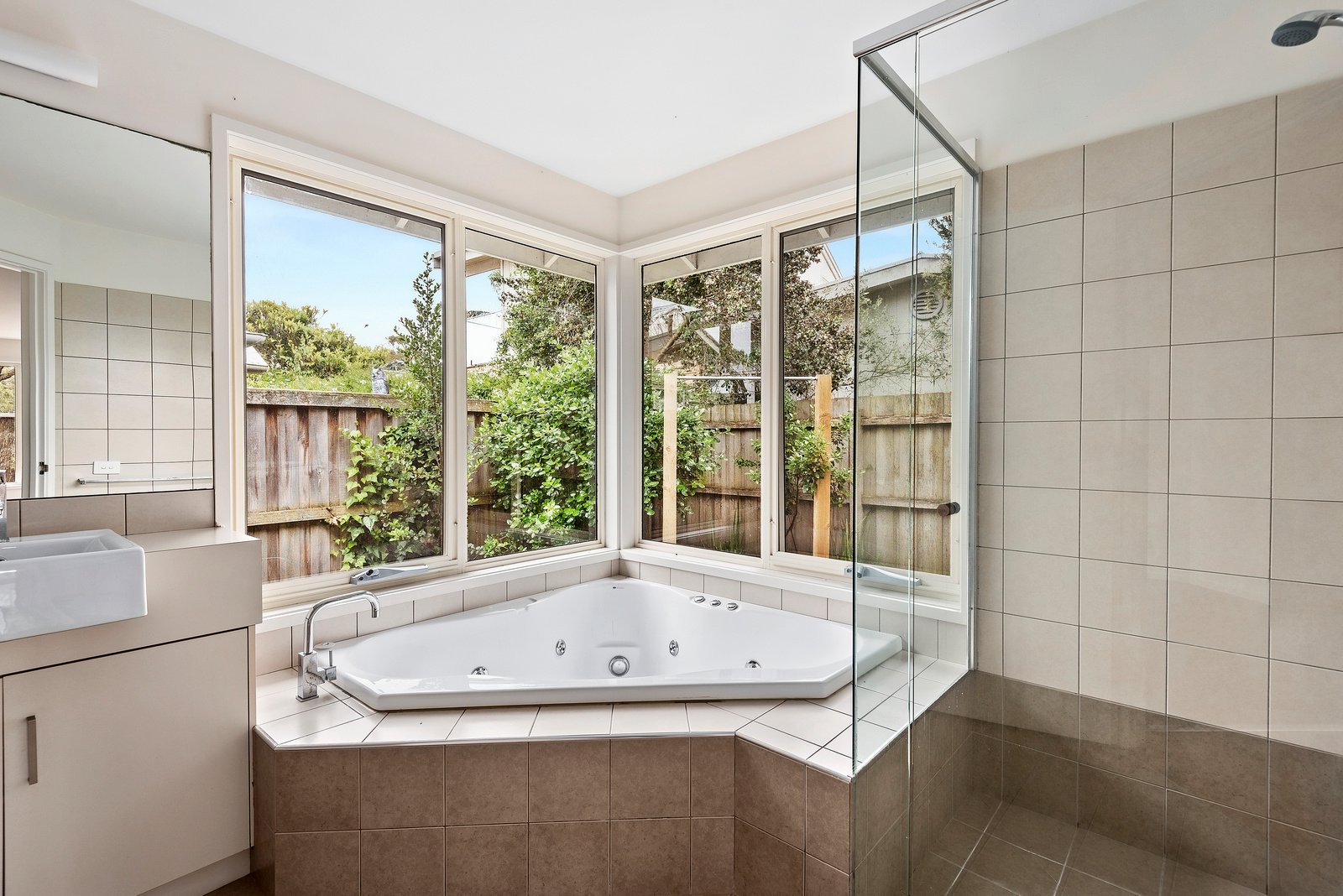 Property Gallery Thumbnail 6