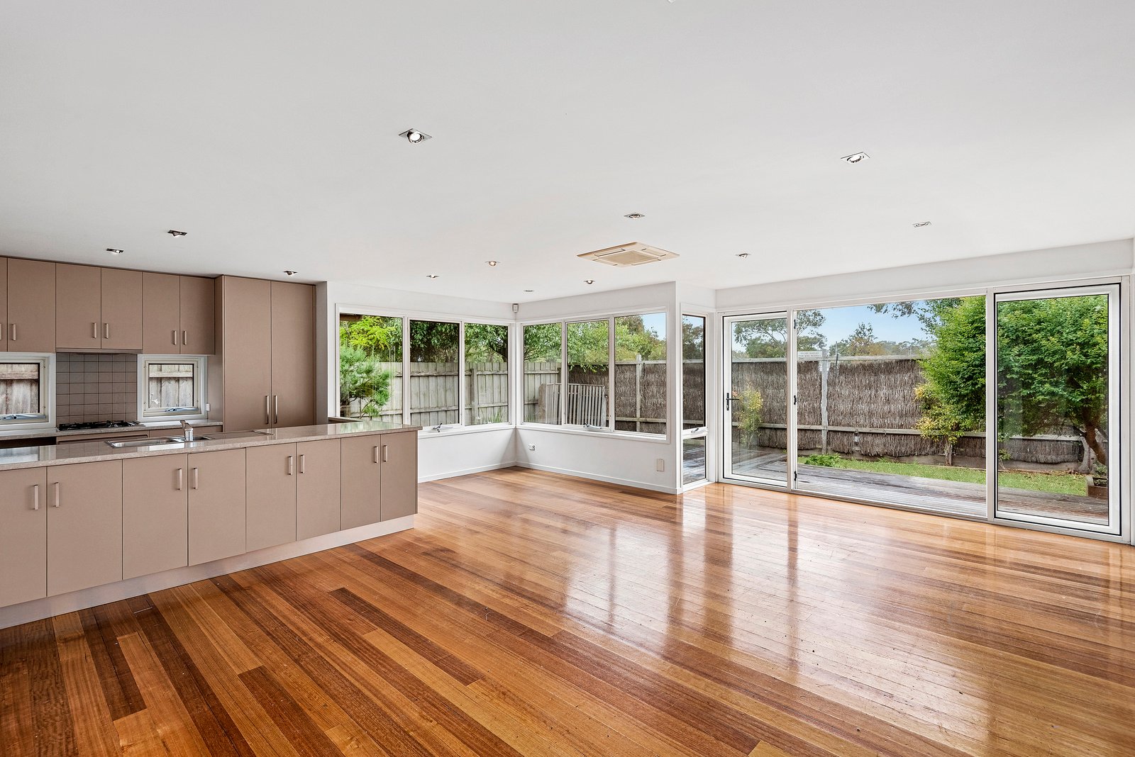 Property Gallery Thumbnail 2