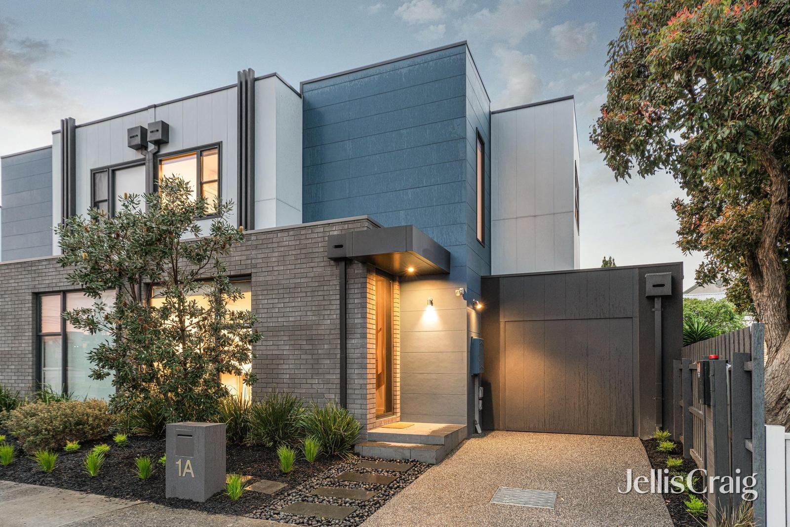 1A Swanpool Avenue, Chelsea image 1