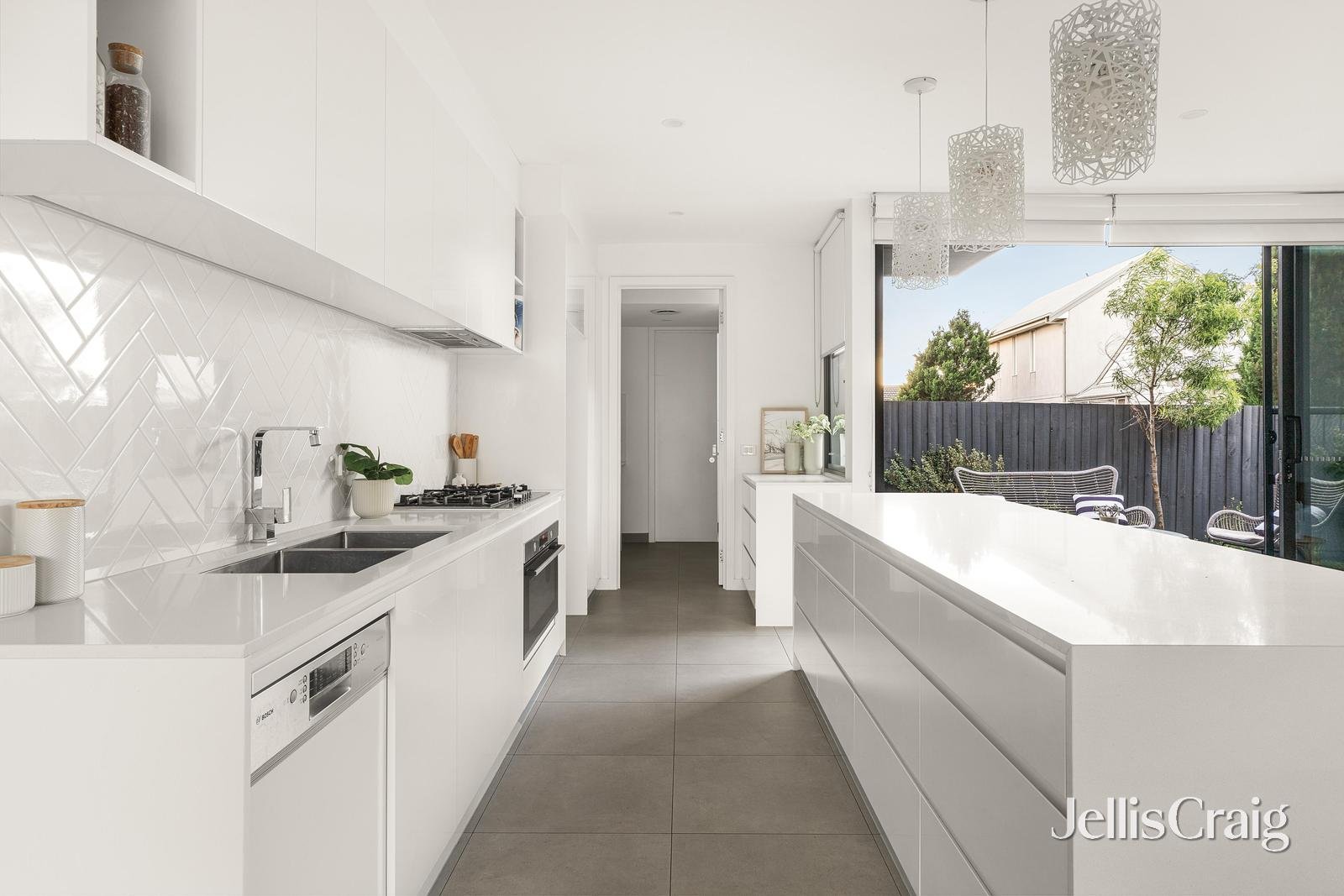 1A Swanpool Avenue, Chelsea image 4