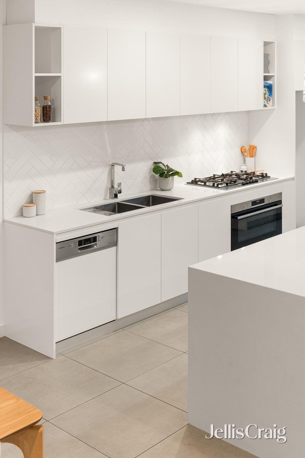 1A Swanpool Avenue, Chelsea image 5