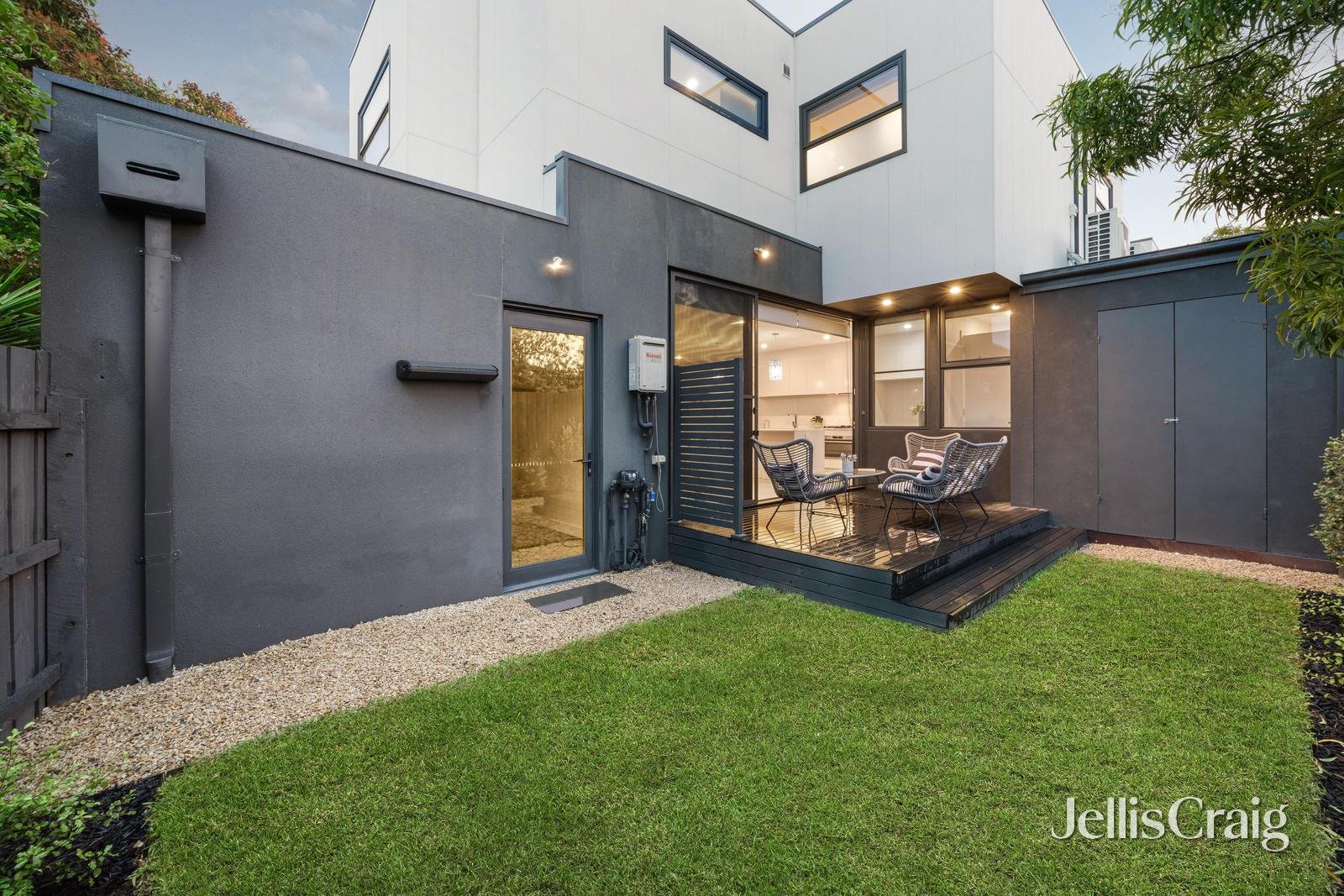 1A Swanpool Avenue, Chelsea image 13