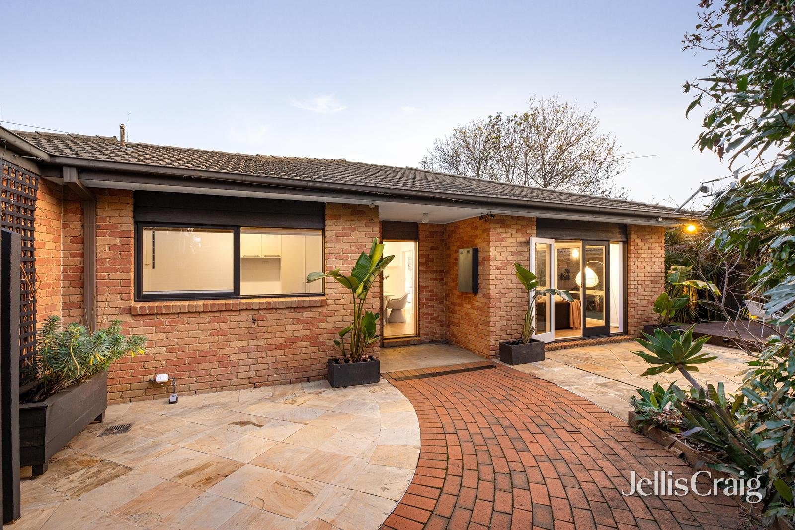 1A Tatong Road, Brighton&nbsp;East image 2