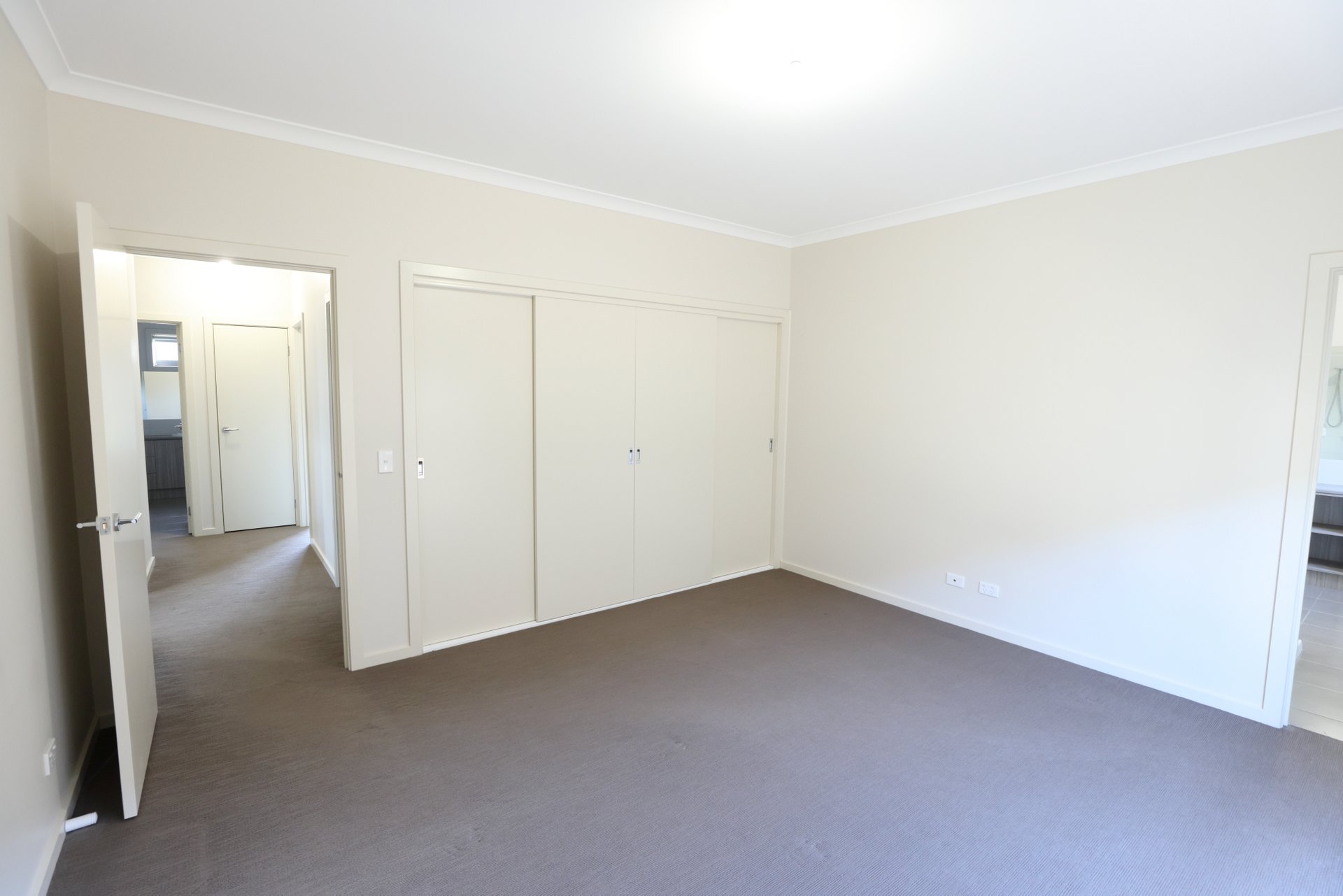 Property Gallery Thumbnail 7