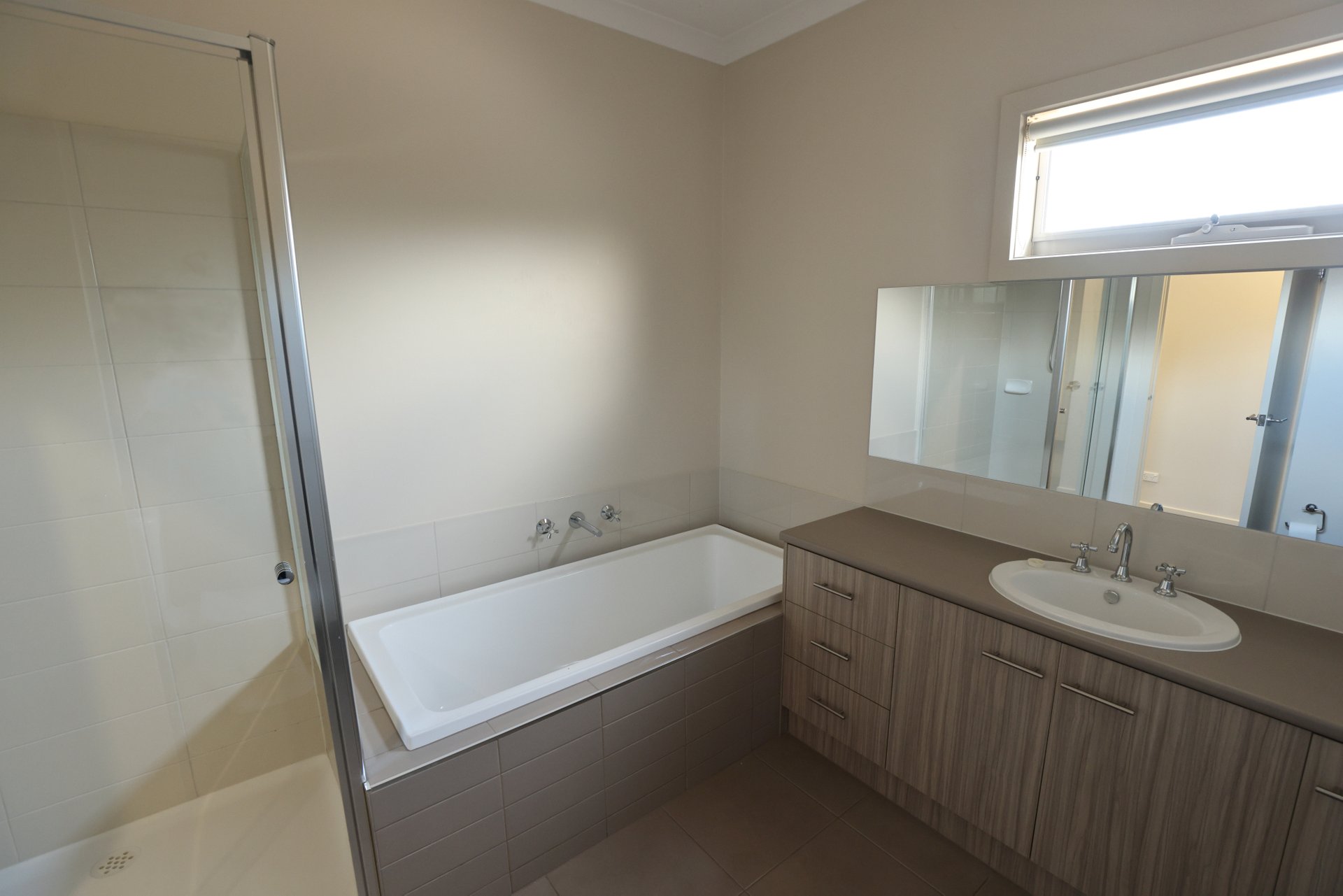 Property Gallery Thumbnail 8