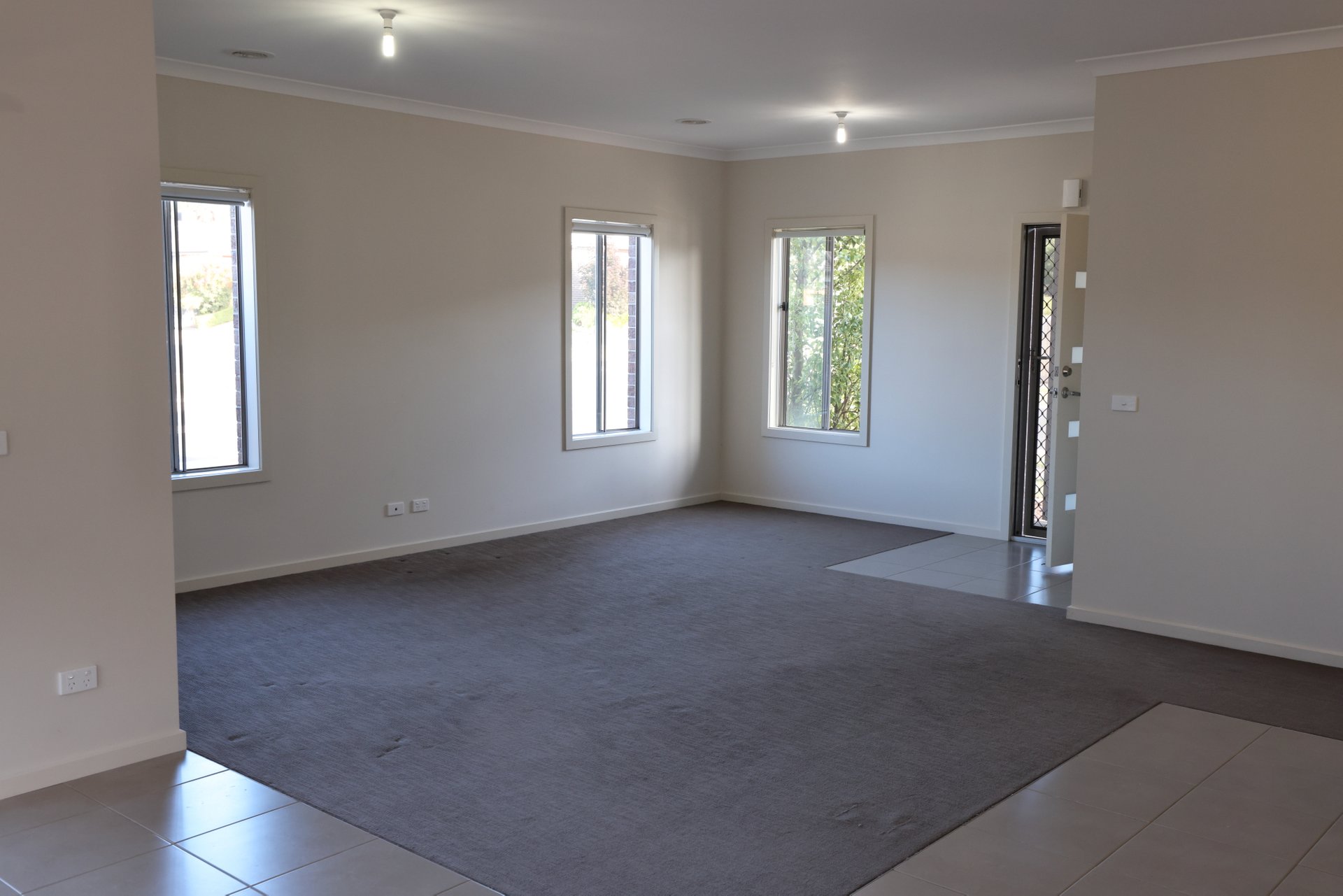 Property Gallery Thumbnail 3