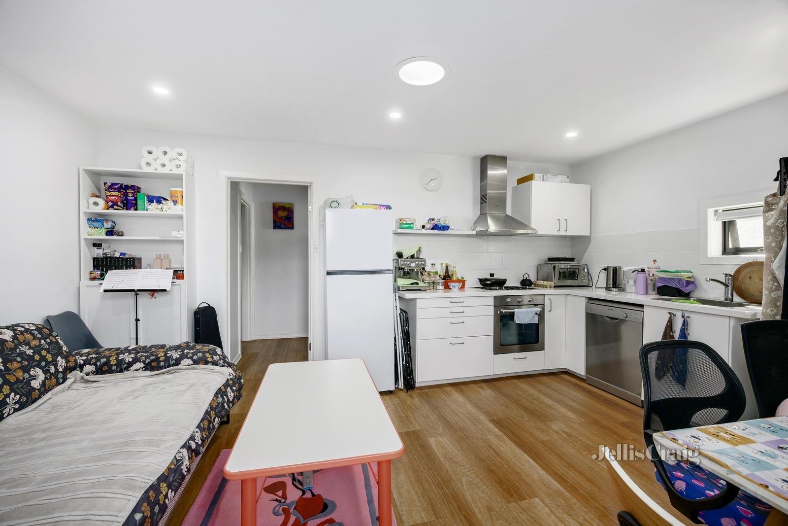 1A/16 Kauri Grove, Glen Waverley image 1