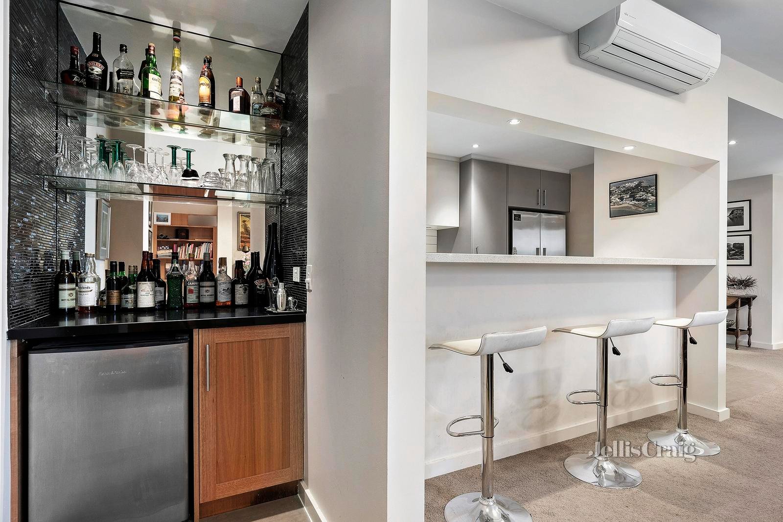1A/33 Fisher Parade, Ascot Vale image 6