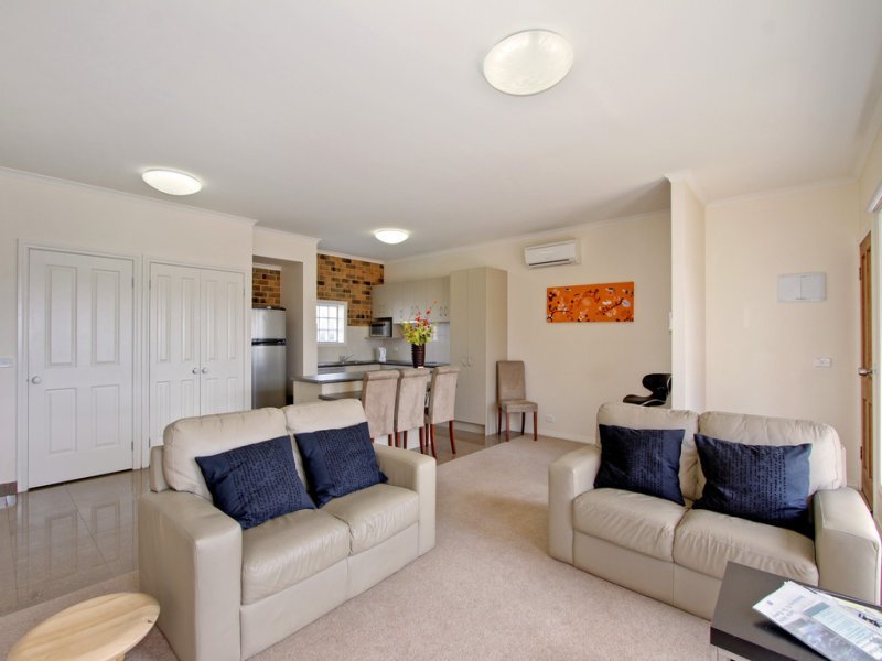 1A/5 Herbert Street, Yarra Glen image 5