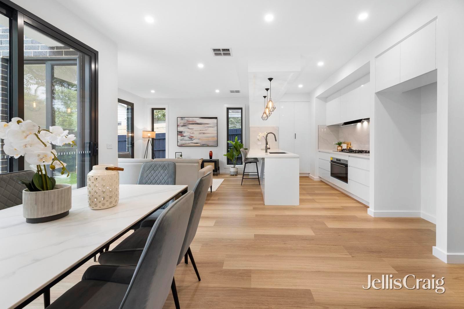 1B Aroona Avenue, Mitcham image 4