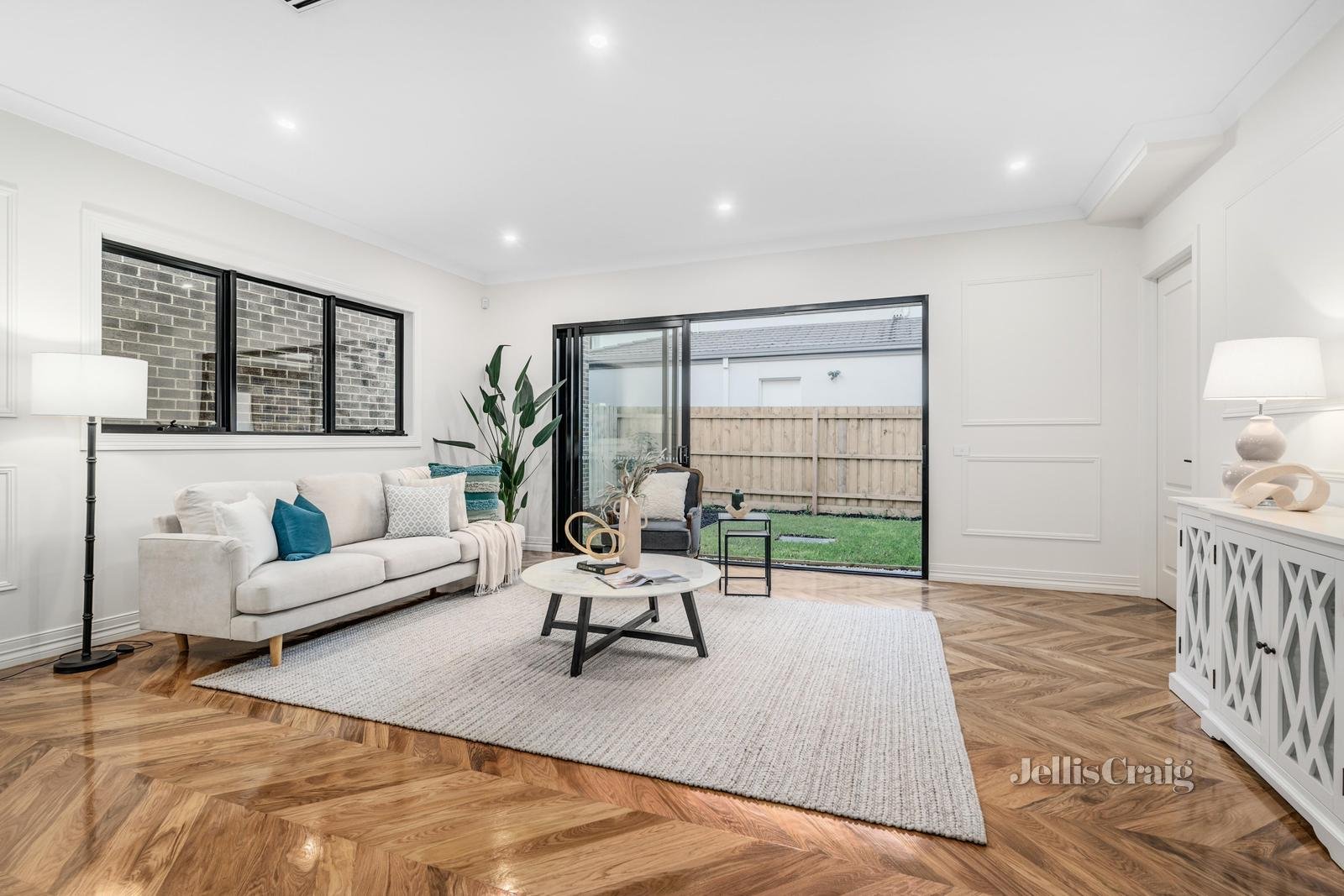 1B Ashton Street, Glen Waverley image 2