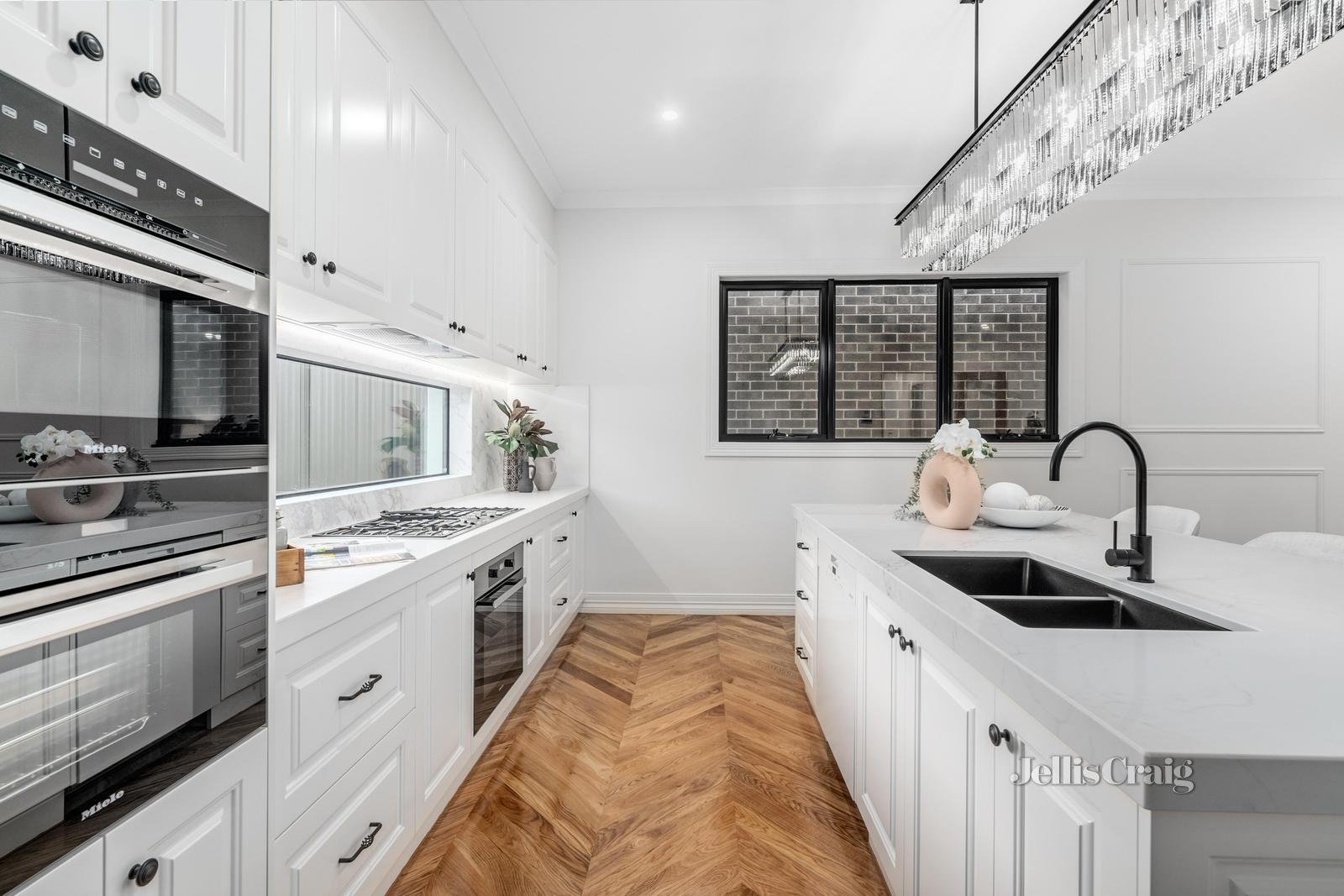 1B Ashton Street, Glen Waverley image 3