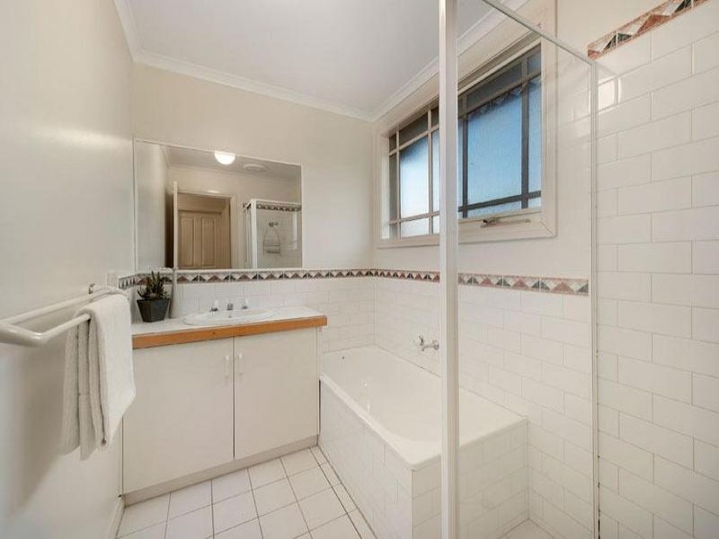 1B Cherryhinton Street, Box Hill image 9