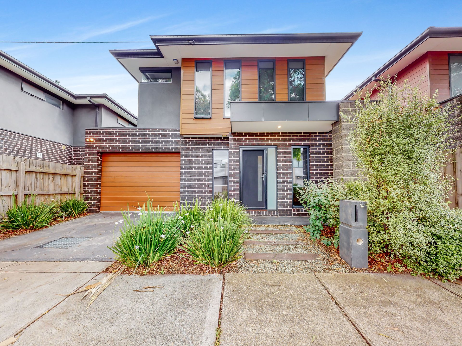 1B Cosmos Street, Glenroy image 1