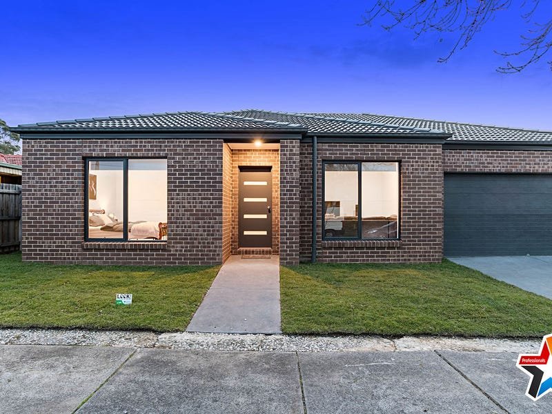 1B Dallas Court, Kilsyth image 1