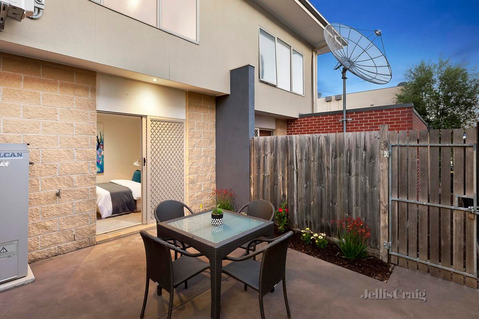 1B Hazel Grove, Pascoe Vale image 9