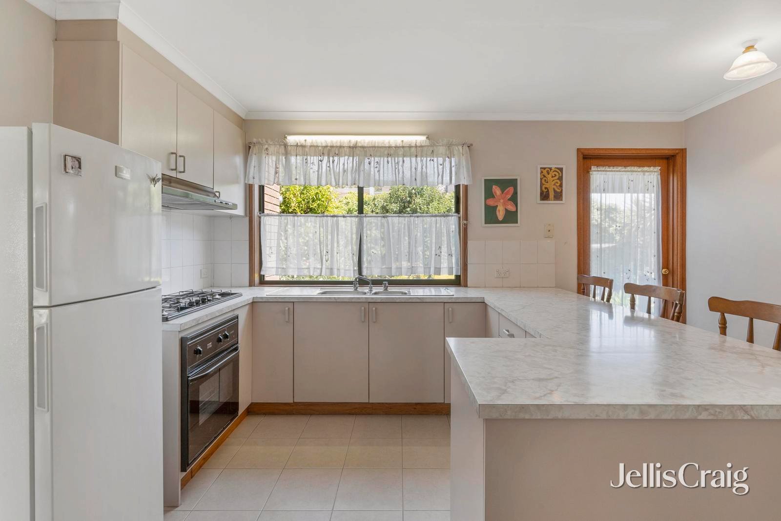 1B Highclere Avenue, Mount&nbsp;Waverley image 6