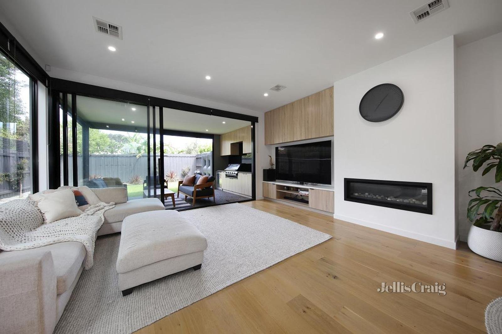 1B Loranne Street, Bentleigh image 5