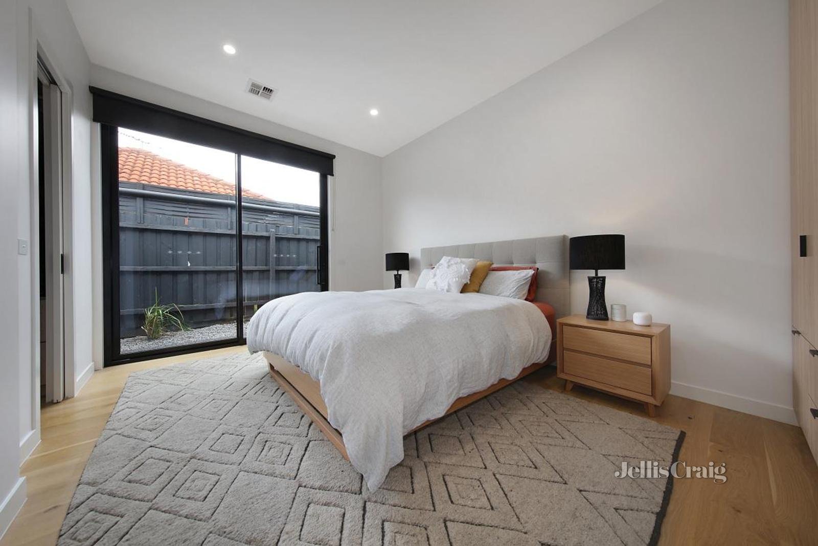 1B Loranne Street, Bentleigh image 6