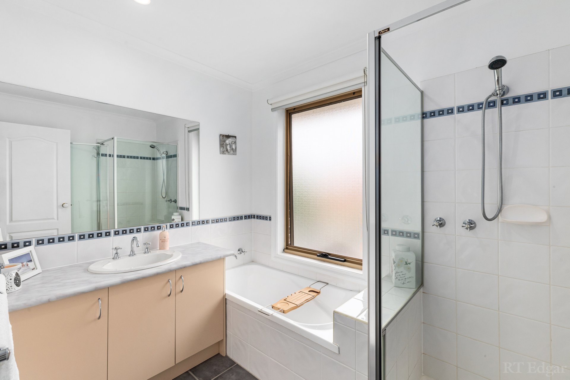 Property Gallery Thumbnail 8