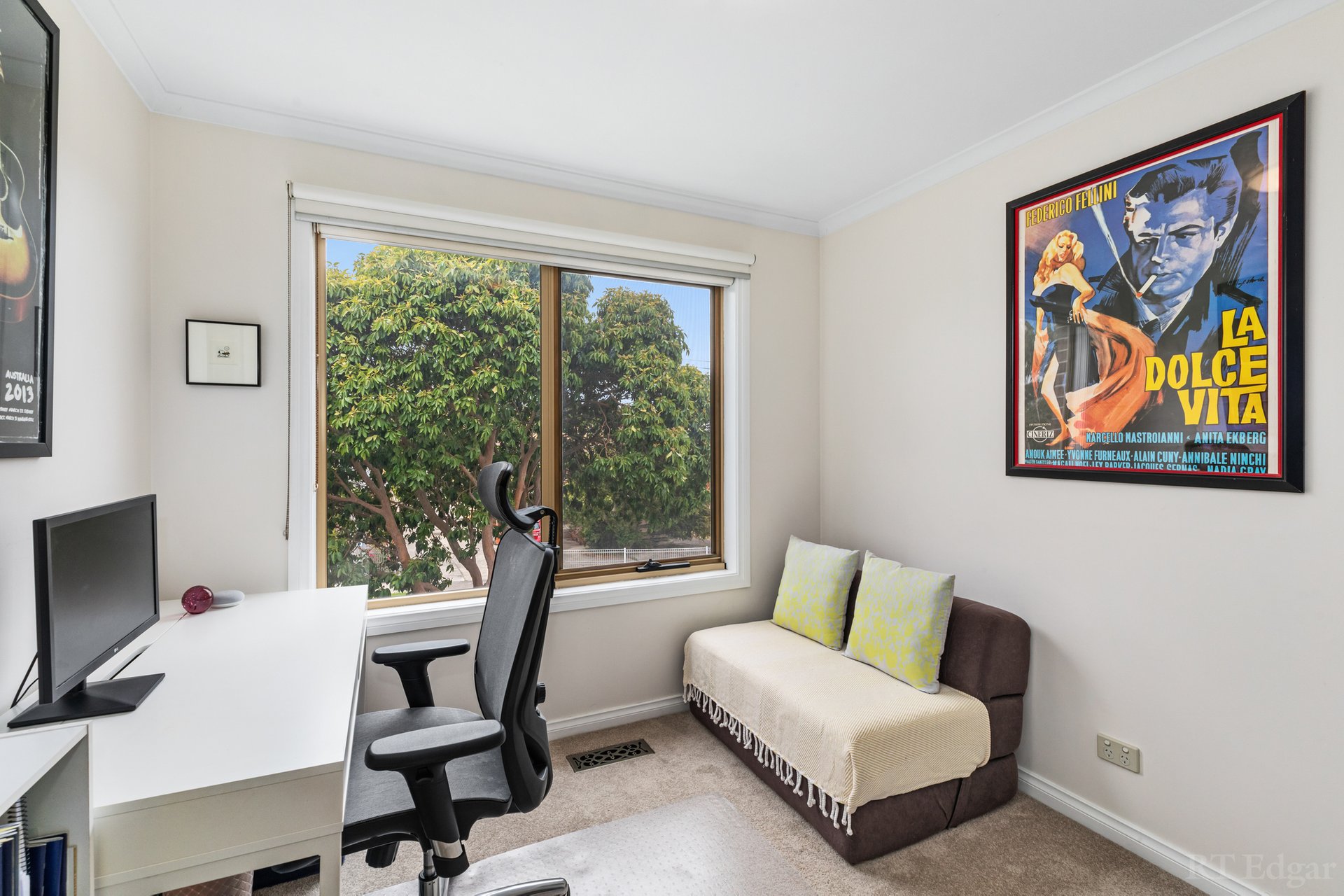 Property Gallery Thumbnail 9