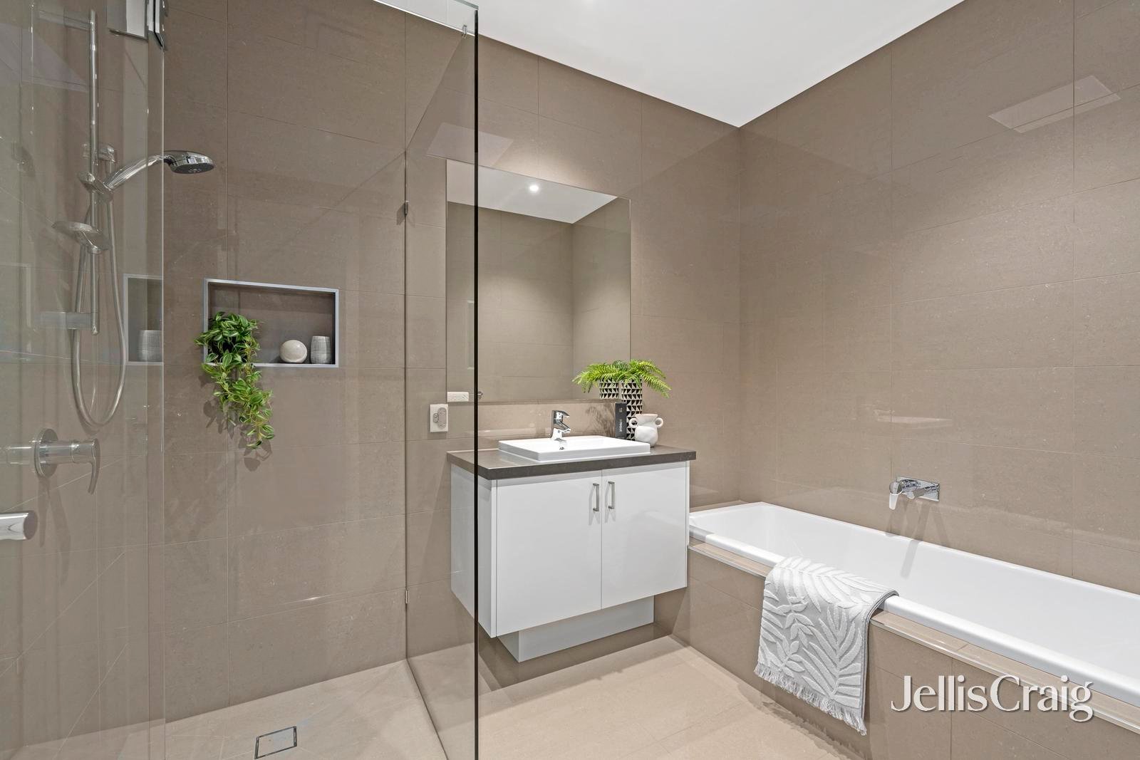 1B Rose Avenue, Bulleen image 11