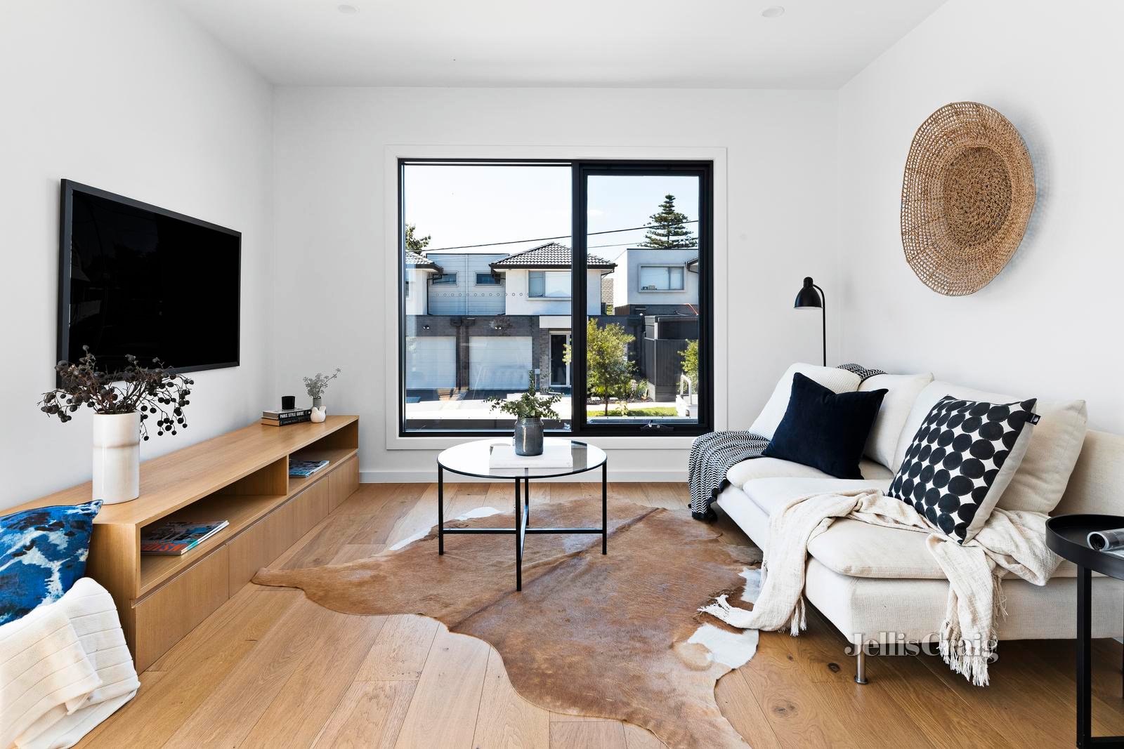 1b Rutland Street, Niddrie image 2