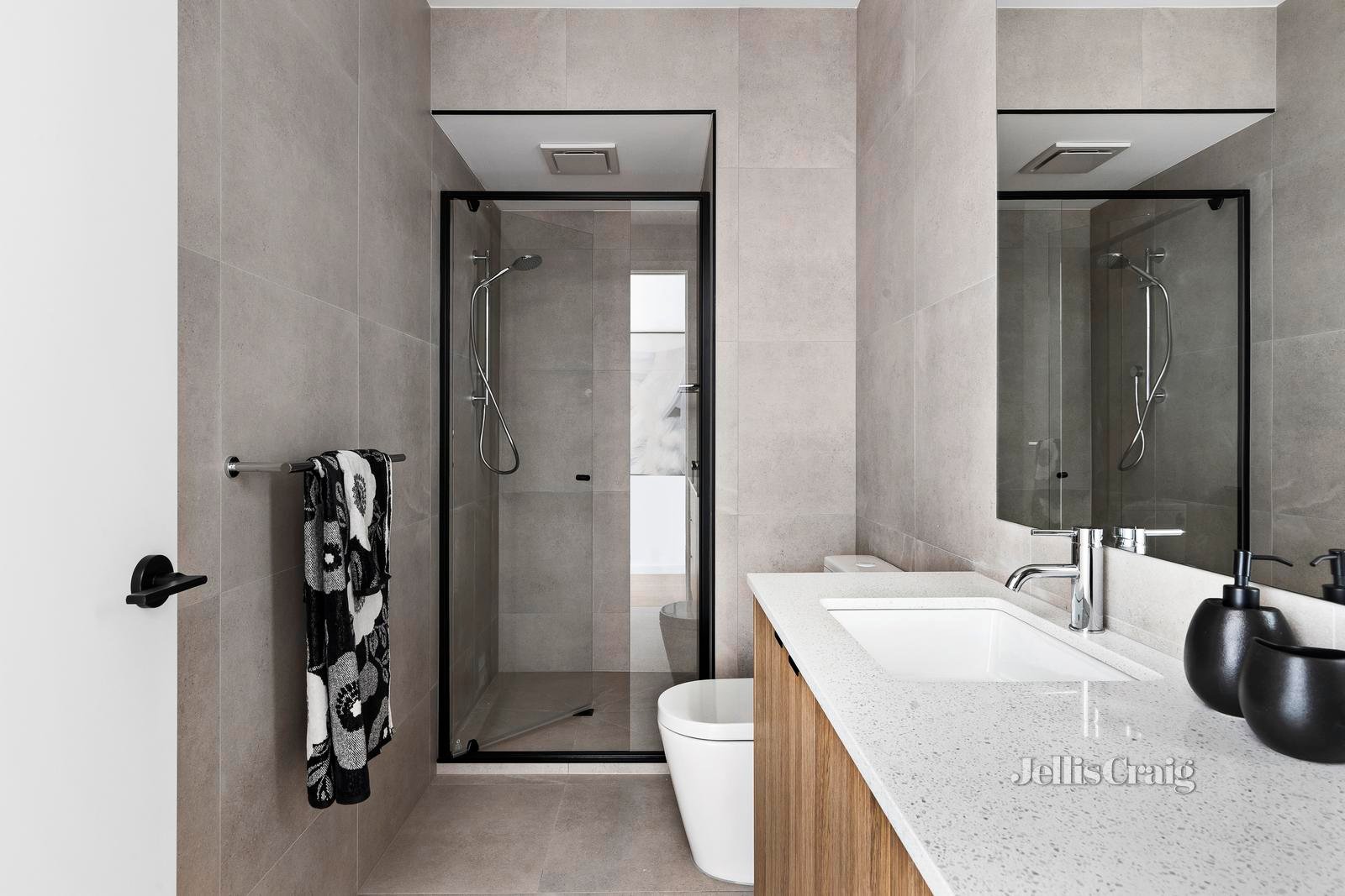 1b Rutland Street, Niddrie image 10