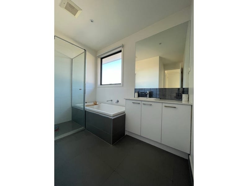 Property Gallery Thumbnail 10