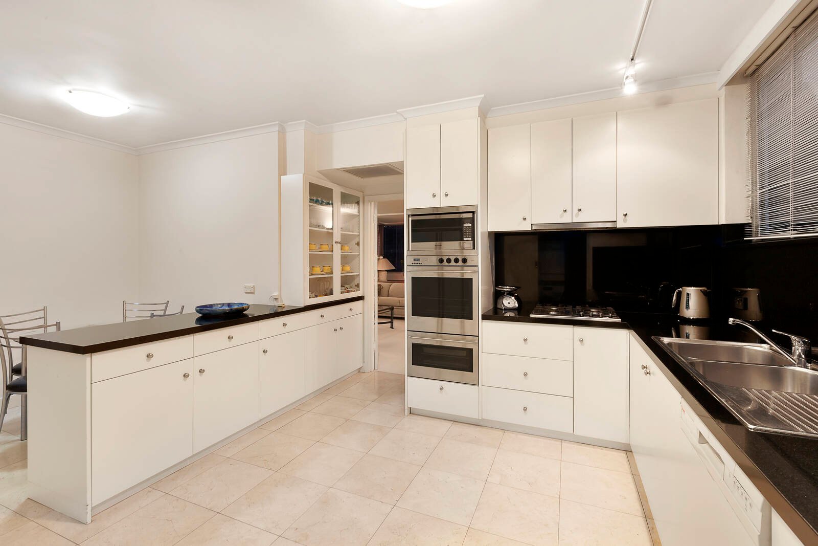 Property Gallery Thumbnail 3