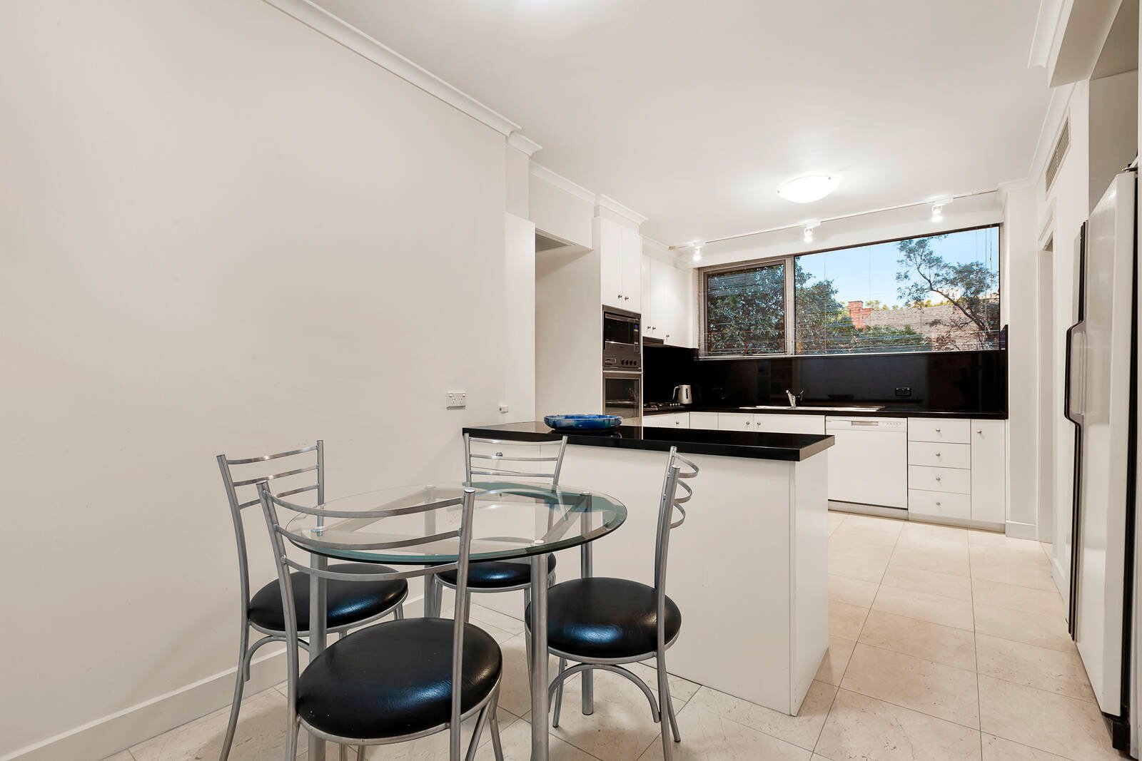 Property Gallery Thumbnail 6