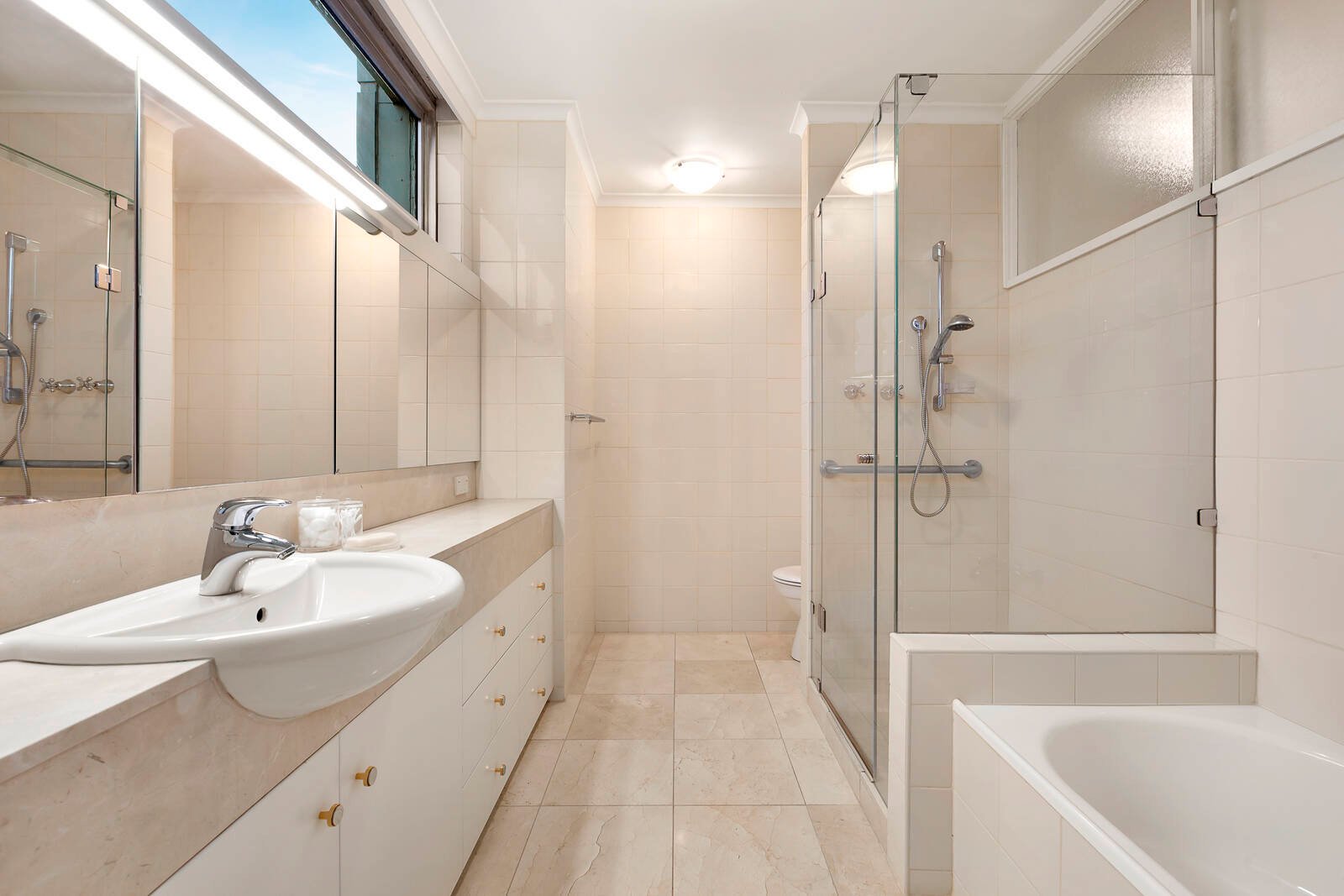 Property Gallery Thumbnail 13