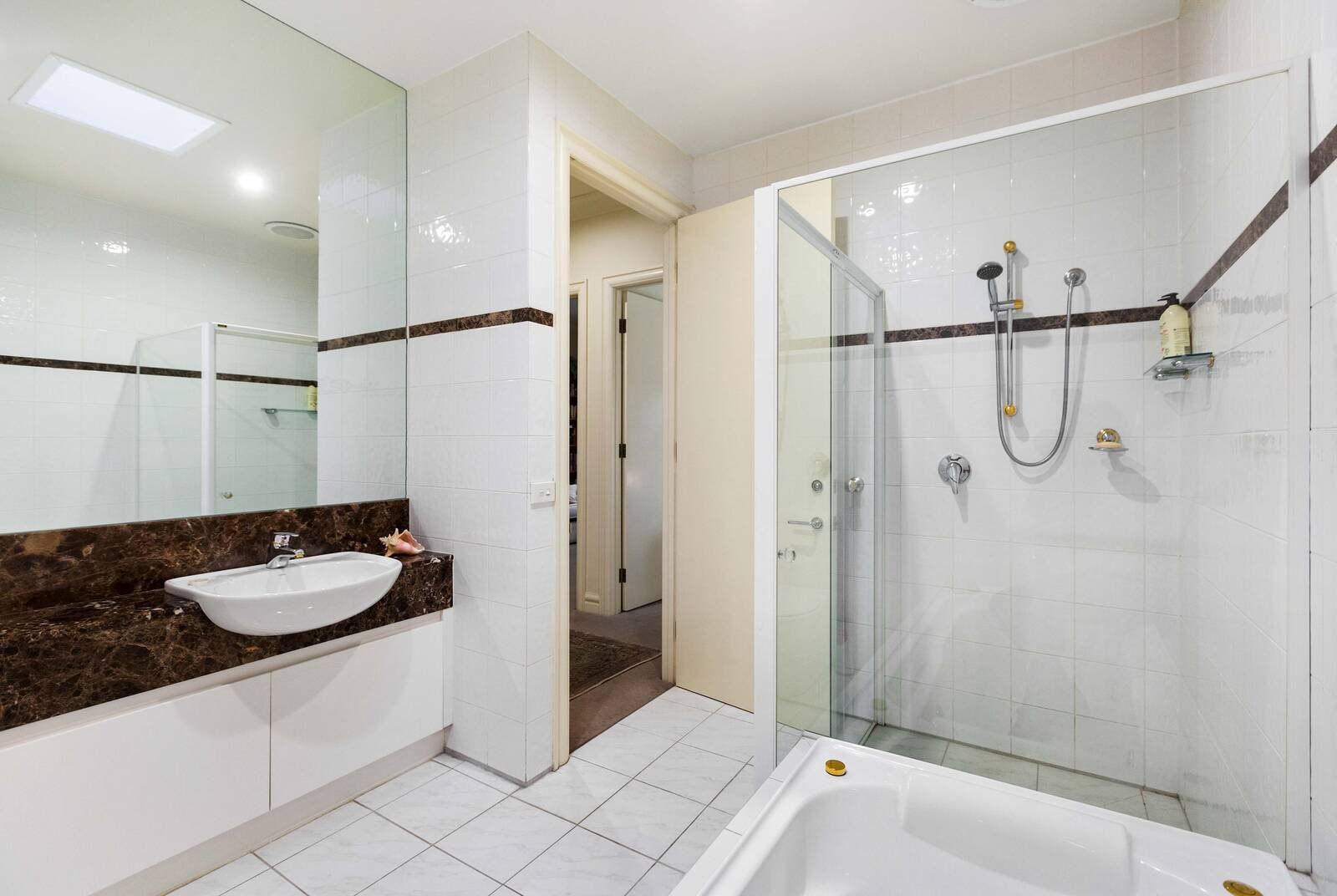 Property Gallery Thumbnail 11