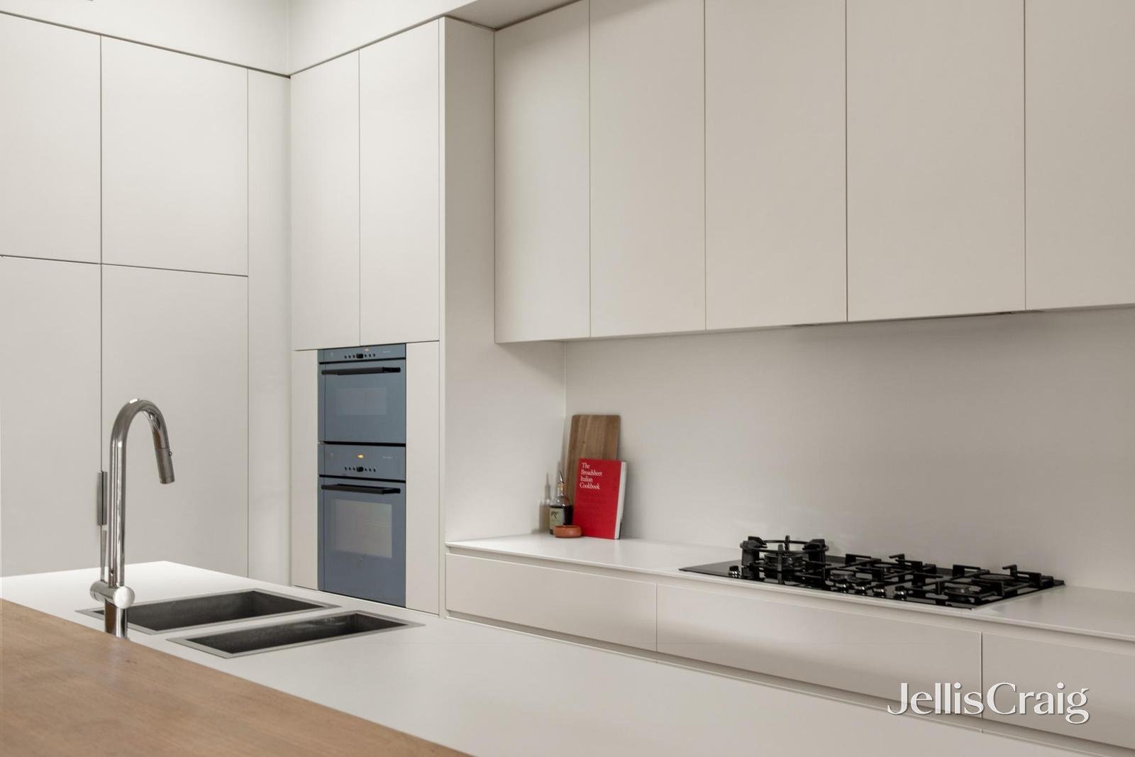 1c Linda Crescent, Hawthorn image 6