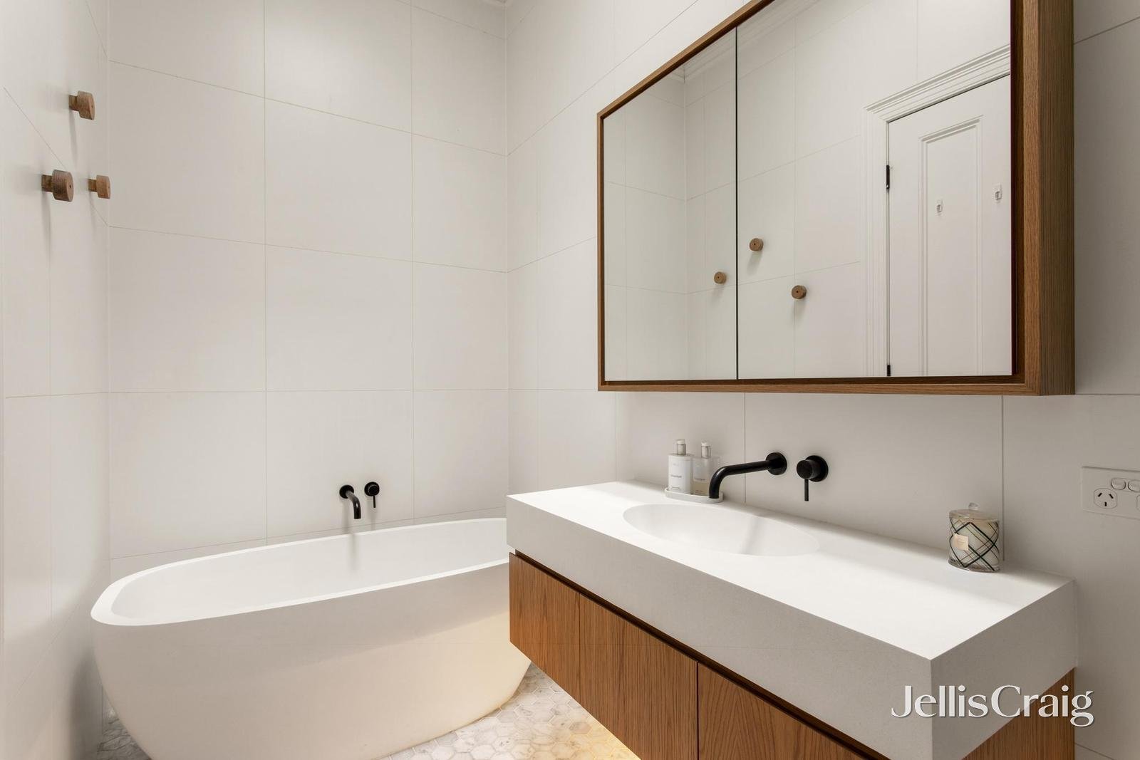 1c Linda Crescent, Hawthorn image 13